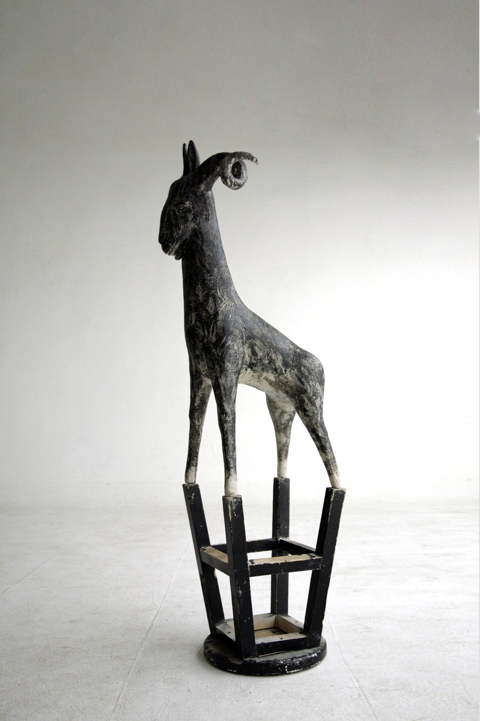 6.Animal master-Sheep  《動物家-羊》 2013 铸铜 丙烯着色 156x44x60cm (2).jpg